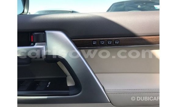 Ra Imported Toyota Land Cruiser funfun Ọkọ̀ in Import - Dubai ni Benin Ra Imported Toyota Land Cruiser funfun Ọkọ̀ in Import - Dubai ni Benin