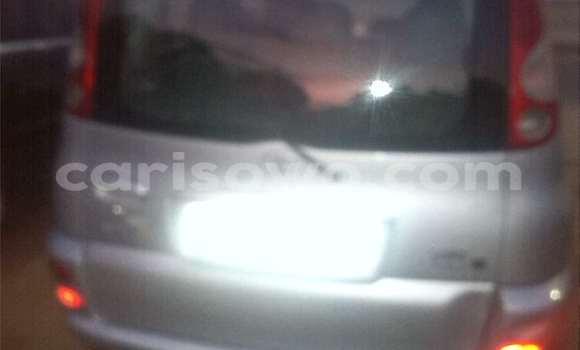 Ra Àlòkù Toyota Yaris Silver Ọkọ̀ in Abomey Calavi ni Benin Ra Àlòkù Toyota Yaris Silver Ọkọ̀ in Abomey Calavi ni Benin