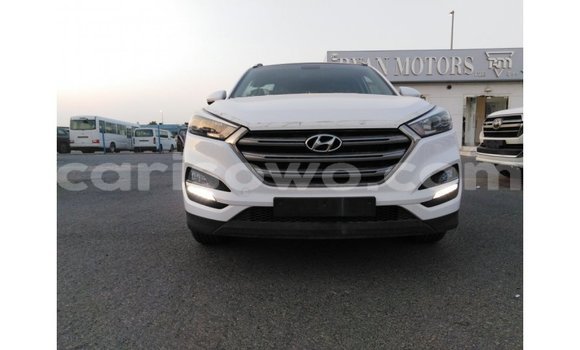 Sayi Imported Hyundai Tucson White Mota in Import - Dubai a Benin Sayi Imported Hyundai Tucson White Mota in Import - Dubai a Benin