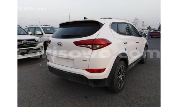 Sayi Imported Hyundai Tucson White Mota in Import - Dubai a Benin Sayi Imported Hyundai Tucson White Mota in Import - Dubai a Benin