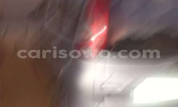 Ra Àlòkù Toyota Yaris Silver Ọkọ̀ in Abomey Calavi ni Benin Ra Àlòkù Toyota Yaris Silver Ọkọ̀ in Abomey Calavi ni Benin