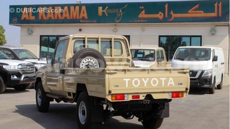 Big with watermark toyota land cruiser benign import dubai 7667