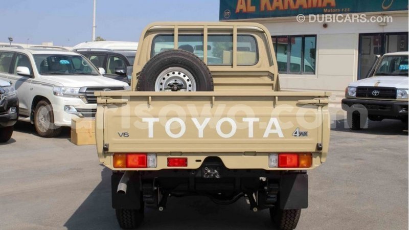 Big with watermark toyota land cruiser benign import dubai 7667