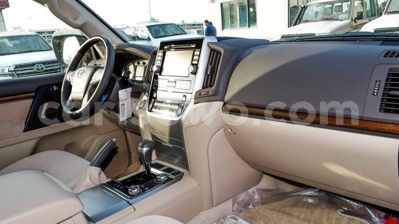 Big with watermark toyota land cruiser benin import dubai 7668