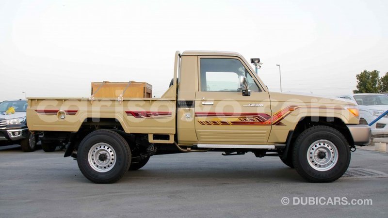 Big with watermark toyota land cruiser benign import dubai 7669