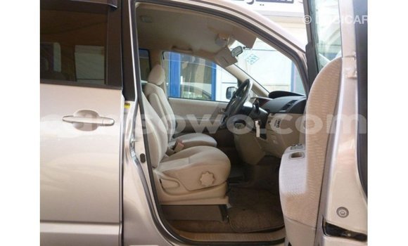 Sayi Imported Toyota Voxy Sauran Mota in Import - Dubai a Benin Sayi Imported Toyota Voxy Sauran Mota in Import - Dubai a Benin