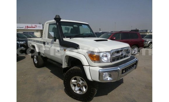 Ra Imported Toyota Land Cruiser funfun Ọkọ̀ in Import - Dubai ni Benin Ra Imported Toyota Land Cruiser funfun Ọkọ̀ in Import - Dubai ni Benin