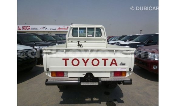 Ra Imported Toyota Land Cruiser funfun Ọkọ̀ in Import - Dubai ni Benin Ra Imported Toyota Land Cruiser funfun Ọkọ̀ in Import - Dubai ni Benin