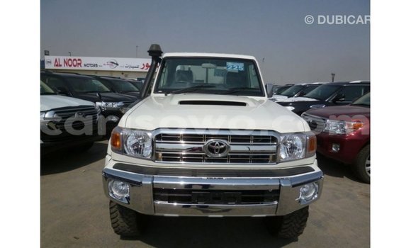 Ra Imported Toyota Land Cruiser funfun Ọkọ̀ in Import - Dubai ni Benin Ra Imported Toyota Land Cruiser funfun Ọkọ̀ in Import - Dubai ni Benin