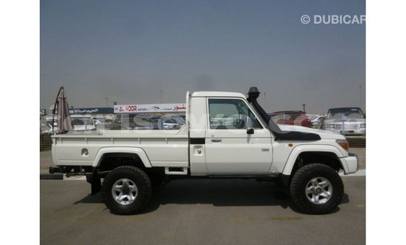 Ra Imported Toyota Land Cruiser funfun Ọkọ̀ in Import - Dubai ni Benin Ra Imported Toyota Land Cruiser funfun Ọkọ̀ in Import - Dubai ni Benin