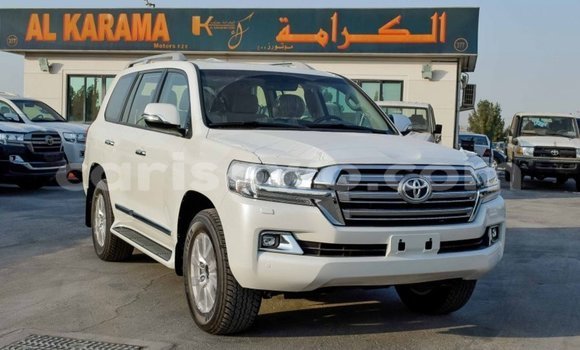 Ra Imported Toyota Land Cruiser funfun Ọkọ̀ in Import - Dubai ni Benin Ra Imported Toyota Land Cruiser funfun Ọkọ̀ in Import - Dubai ni Benin