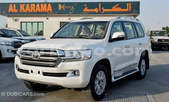 Ra Imported Toyota Land Cruiser funfun Ọkọ̀ in Import - Dubai ni Benin Ra Imported Toyota Land Cruiser funfun Ọkọ̀ in Import - Dubai ni Benin