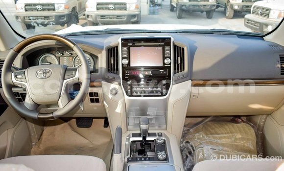 Ra Imported Toyota Land Cruiser funfun Ọkọ̀ in Import - Dubai ni Benin Ra Imported Toyota Land Cruiser funfun Ọkọ̀ in Import - Dubai ni Benin