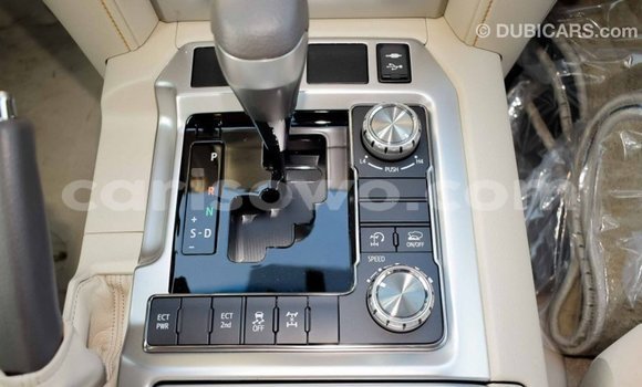 Ra Imported Toyota Land Cruiser funfun Ọkọ̀ in Import - Dubai ni Benin Ra Imported Toyota Land Cruiser funfun Ọkọ̀ in Import - Dubai ni Benin