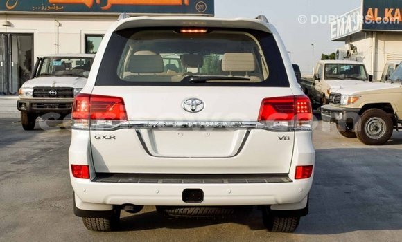 Ra Imported Toyota Land Cruiser funfun Ọkọ̀ in Import - Dubai ni Benin Ra Imported Toyota Land Cruiser funfun Ọkọ̀ in Import - Dubai ni Benin