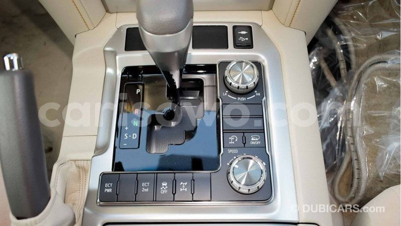 Big with watermark toyota land cruiser benign import dubai 7679