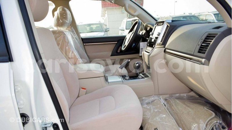 Big with watermark toyota land cruiser benign import dubai 7679