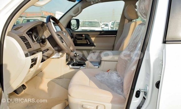 Buy Import Toyota Land Cruiser White Car in Import - Dubai in Benign Buy Import Toyota Land Cruiser White Car in Import - Dubai in Benign