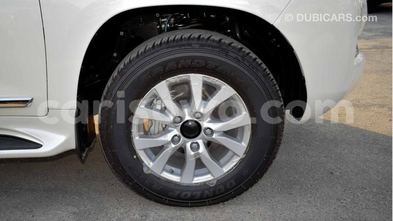 Big with watermark toyota land cruiser benign import dubai 7679
