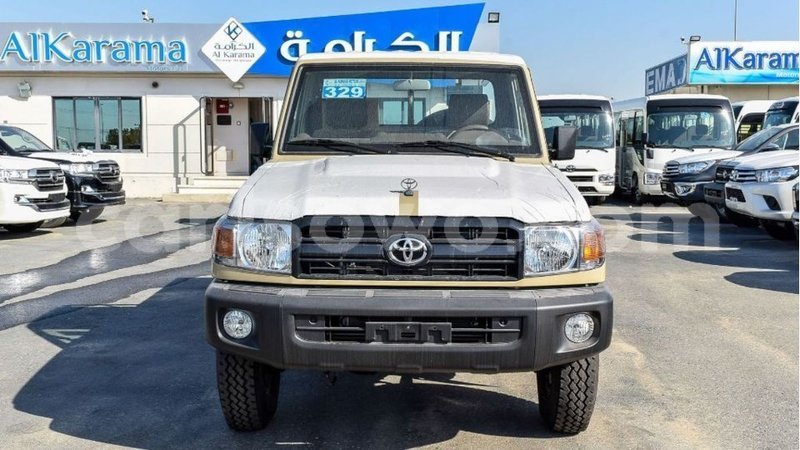 Big with watermark toyota land cruiser benign import dubai 7682