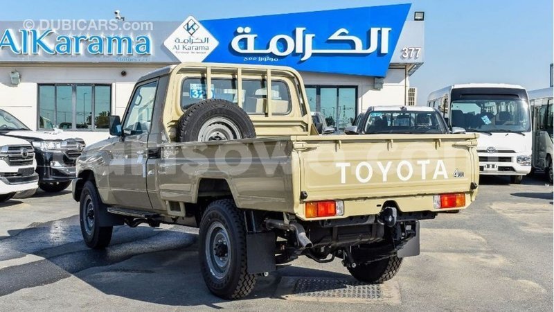 Big with watermark toyota land cruiser benign import dubai 7682
