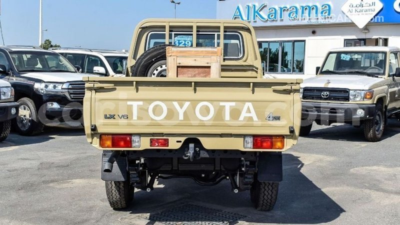 Big with watermark toyota land cruiser benign import dubai 7683