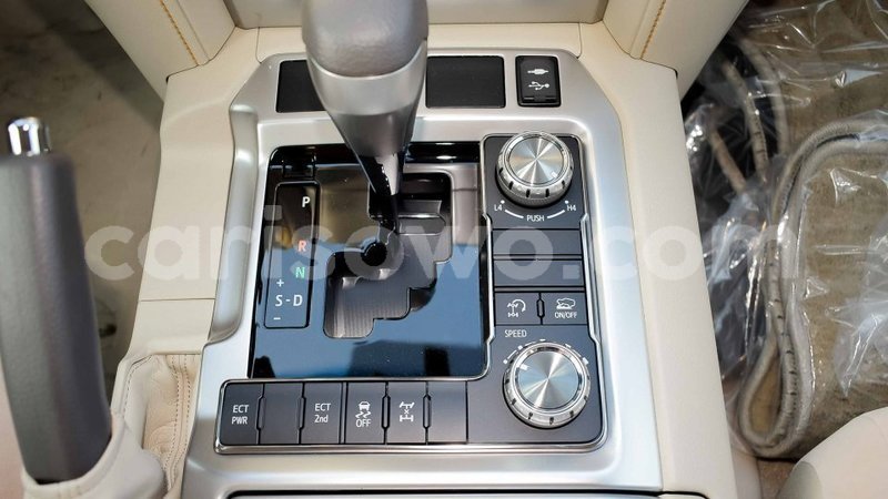 Big with watermark toyota land cruiser benign import dubai 7687