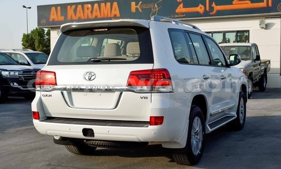 Ra Imported Toyota Land Cruiser funfun Ọkọ̀ in Import - Dubai ni Benin Ra Imported Toyota Land Cruiser funfun Ọkọ̀ in Import - Dubai ni Benin