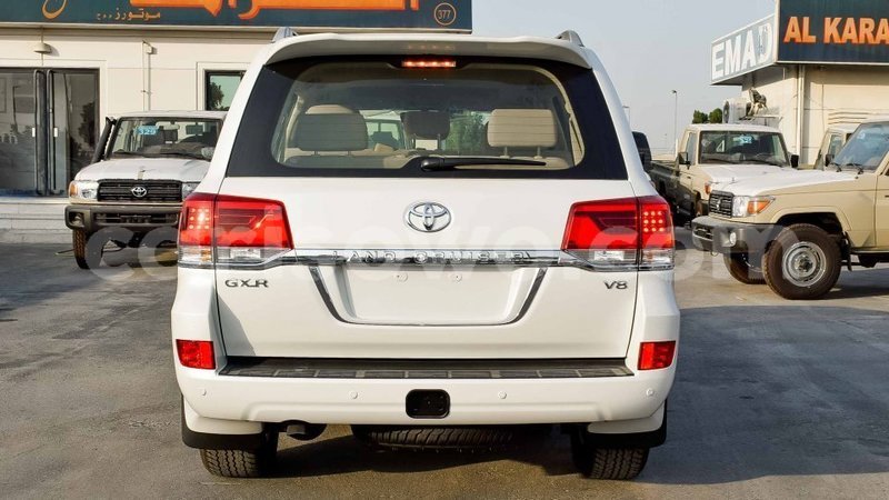 Big with watermark toyota land cruiser benin import dubai 7687