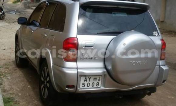 Acheter Occasion Voiture Toyota RAV4 Gris à Cotonou, Benin Acheter Occasion Voiture Toyota RAV4 Gris à Cotonou, Benin
