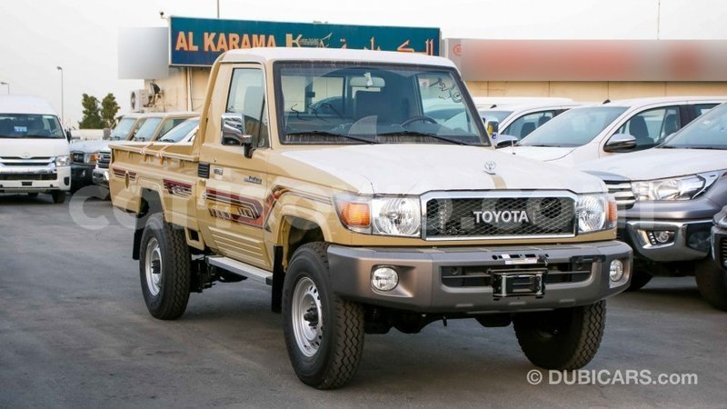 Big with watermark toyota land cruiser benign import dubai 7688