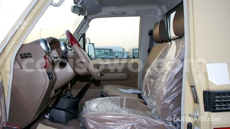 Big with watermark toyota land cruiser benign import dubai 7688