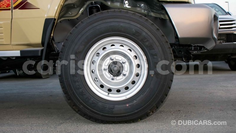 Big with watermark toyota land cruiser benign import dubai 7688