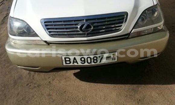 Sayi Na hannu Lexus RX 300 White Mota in Cotonou a Benin Sayi Na hannu Lexus RX 300 White Mota in Cotonou a Benin