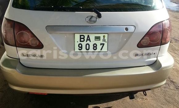 Sayi Na hannu Lexus RX 300 White Mota in Cotonou a Benin Sayi Na hannu Lexus RX 300 White Mota in Cotonou a Benin