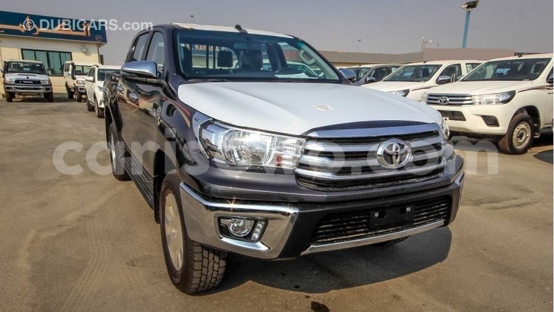 Big with watermark toyota hilux benign import dubai 7693