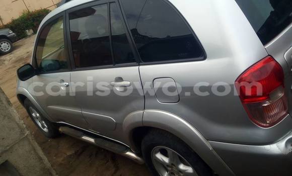 Acheter Occasion Voiture Toyota RAV4 Gris à Cotonou, Benin Acheter Occasion Voiture Toyota RAV4 Gris à Cotonou, Benin