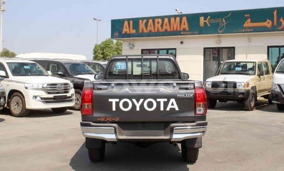 Sayi Imported Toyota Hilux Sauran Mota in Import - Dubai a Benin Sayi Imported Toyota Hilux Sauran Mota in Import - Dubai a Benin