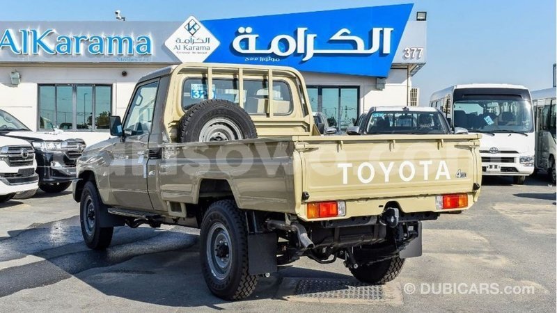 Big with watermark toyota land cruiser benign import dubai 7699