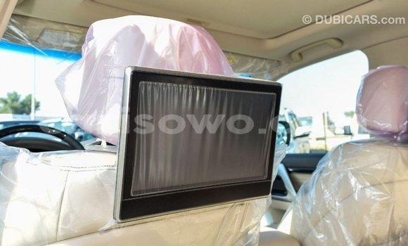 Ra Imported Toyota Land Cruiser funfun Ọkọ̀ in Import - Dubai ni Benin Ra Imported Toyota Land Cruiser funfun Ọkọ̀ in Import - Dubai ni Benin