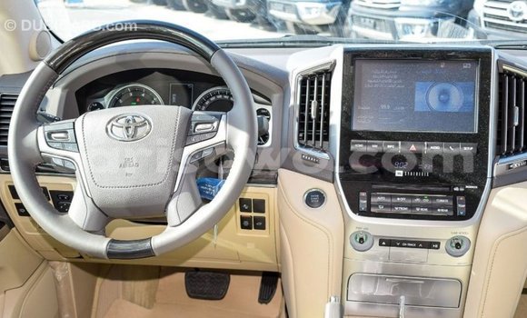 Ra Imported Toyota Land Cruiser funfun Ọkọ̀ in Import - Dubai ni Benin Ra Imported Toyota Land Cruiser funfun Ọkọ̀ in Import - Dubai ni Benin