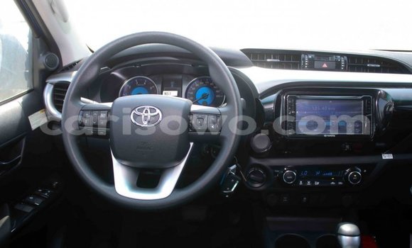 Sayi Imported Toyota Hilux Blue Mota in Import - Dubai a Benin Sayi Imported Toyota Hilux Blue Mota in Import - Dubai a Benin