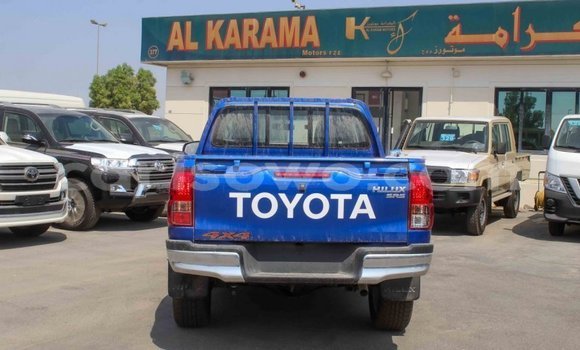 Sayi Imported Toyota Hilux Blue Mota in Import - Dubai a Benin Sayi Imported Toyota Hilux Blue Mota in Import - Dubai a Benin
