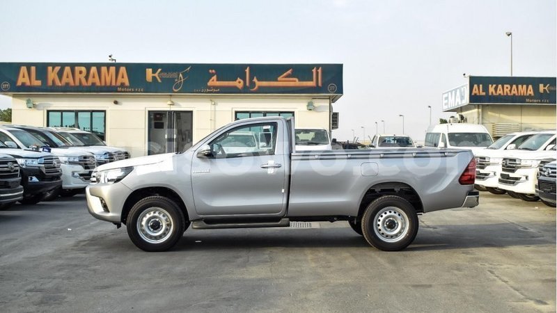 Big with watermark toyota hilux benign import dubai 7703