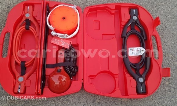 Sayi Imported Toyota Hilux White Mota in Import - Dubai a Benin Sayi Imported Toyota Hilux White Mota in Import - Dubai a Benin