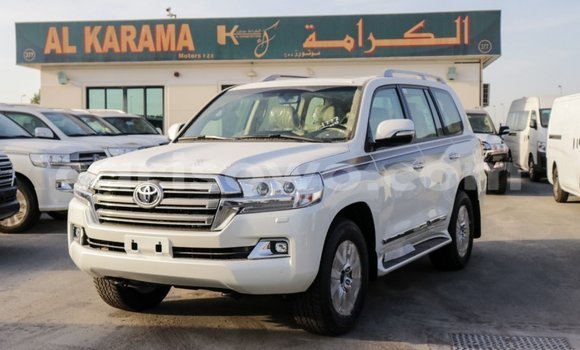 Sayi Imported Toyota Land Cruiser White Mota in Import - Dubai a Benin Sayi Imported Toyota Land Cruiser White Mota in Import - Dubai a Benin