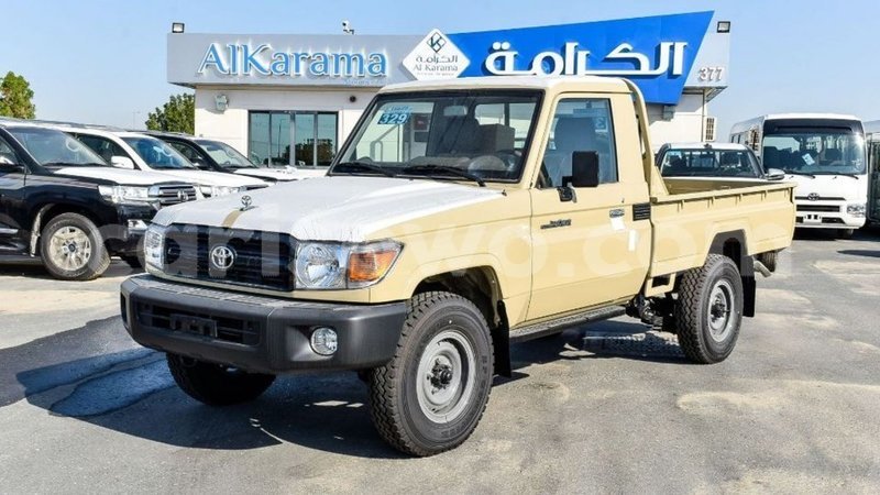 Big with watermark toyota land cruiser benign import dubai 7707