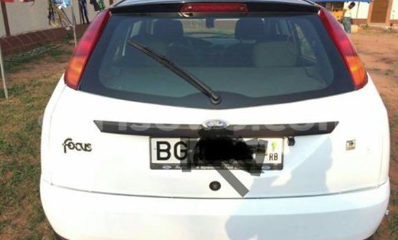 Acheter Occasion Voiture Ford Focus Blanc à Cotonou, Benin Acheter Occasion Voiture Ford Focus Blanc à Cotonou, Benin