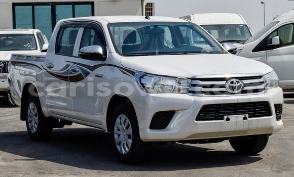 Sayi Imported Toyota Hilux White Mota in Import - Dubai a Benin Sayi Imported Toyota Hilux White Mota in Import - Dubai a Benin