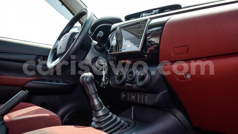 Big with watermark toyota hilux benign import dubai 7709